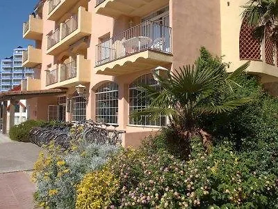 ホテル Apartaments Comte D'Empuries エンプリアブラバ