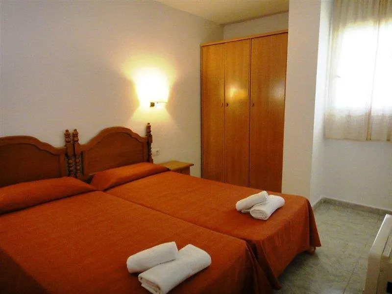 Apartaments Comte D'Empuries エンプリアブラバ 2*,  スペイン