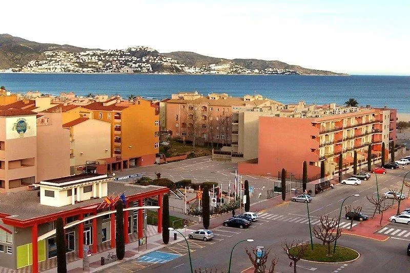 ホテル Apartaments Comte D'Empuries エンプリアブラバ