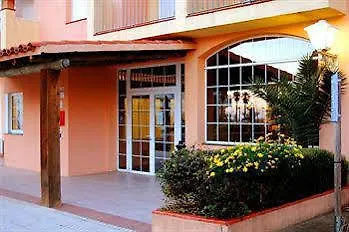 ホテル Apartaments Comte D'Empuries エンプリアブラバ