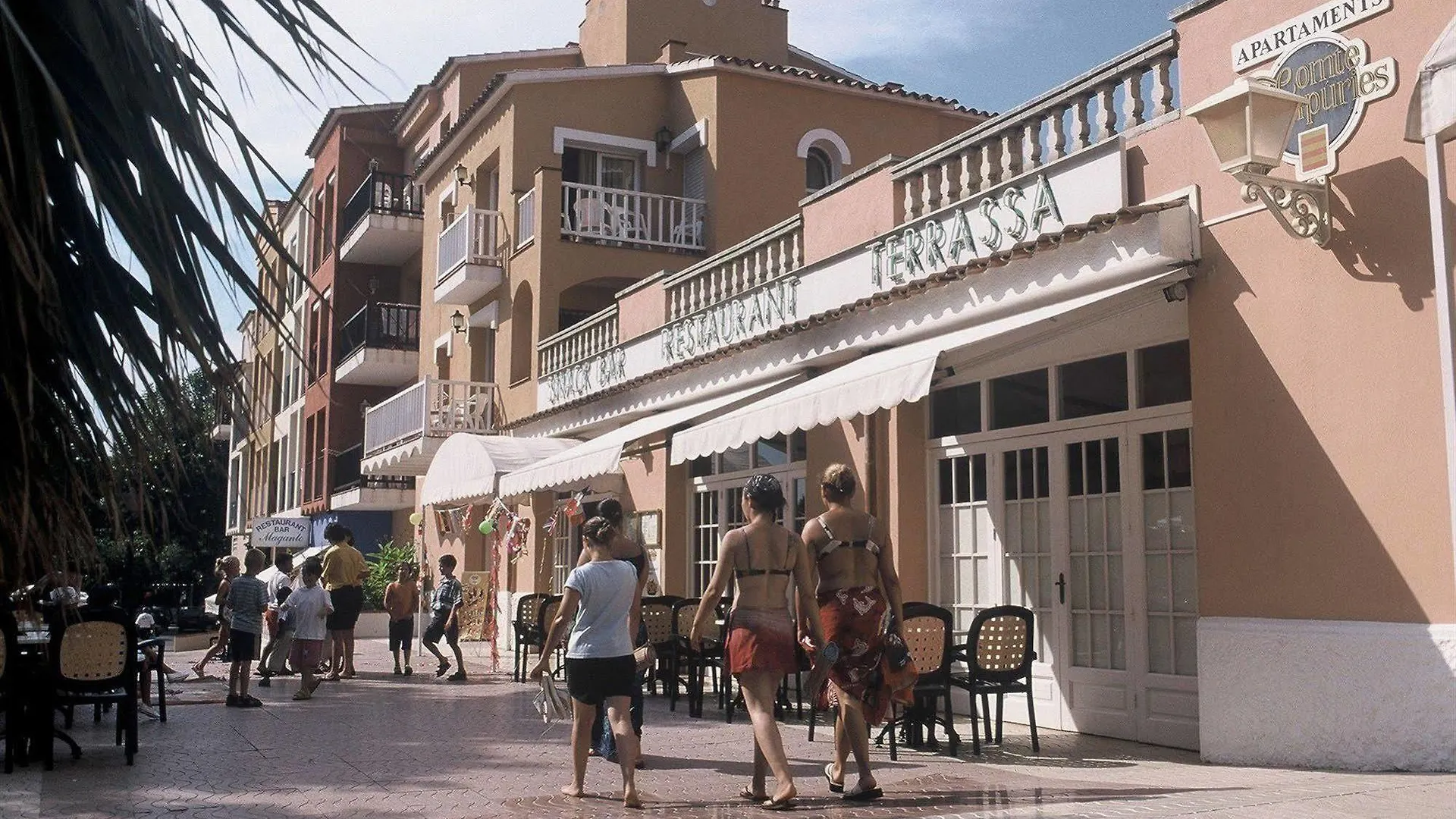 Apartaments Comte D'Empuries エンプリアブラバ ホテル