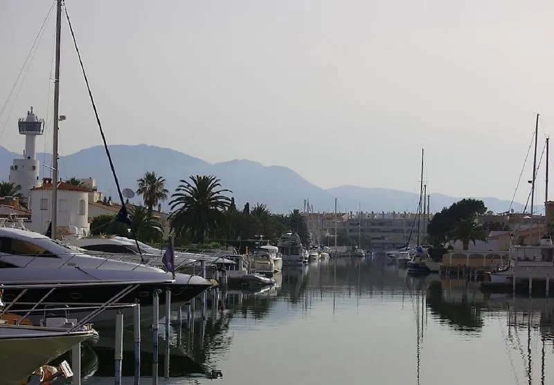 Apartaments Comte D'Empuries Empuriabrava İspanya